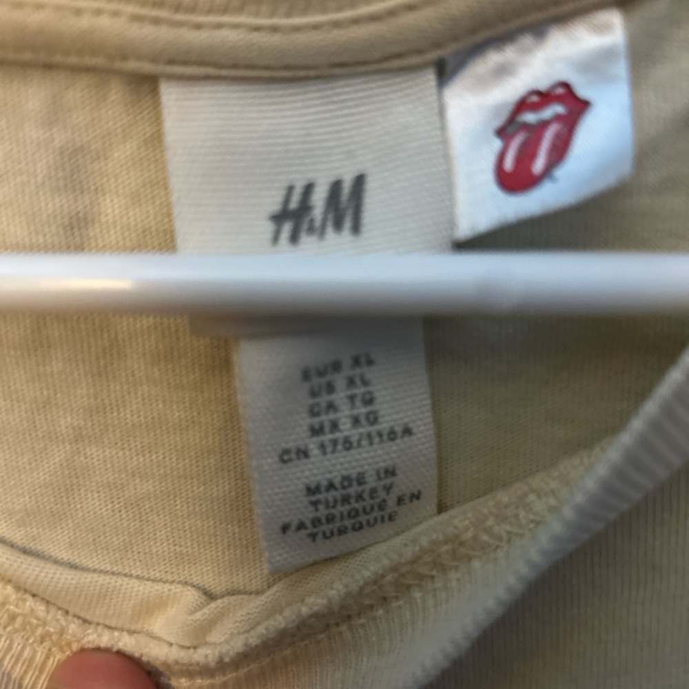 H&M Cream Graphic Tee